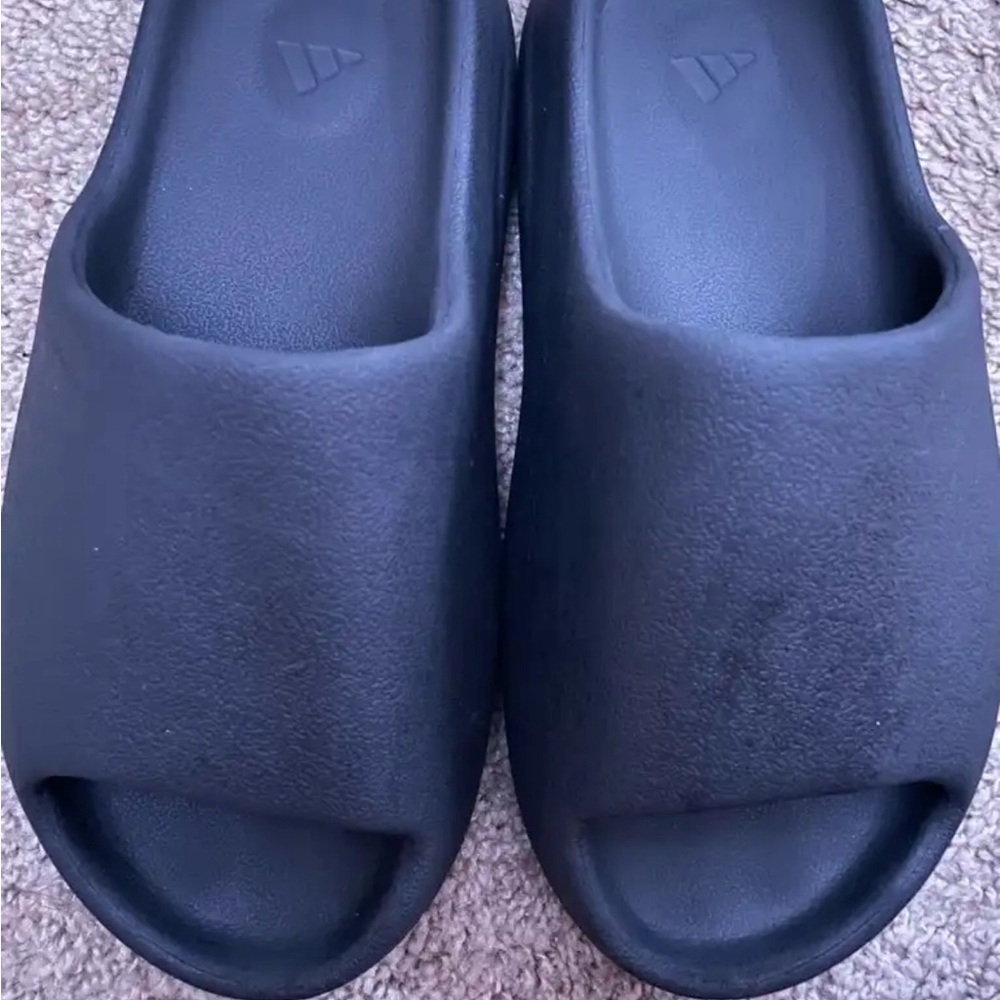 Black Yeezy Slides
